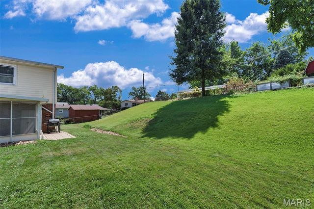 1533 Sherman Drive, St Charles, MO 63303