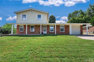 1533 Sherman Drive, St Charles, MO 63303