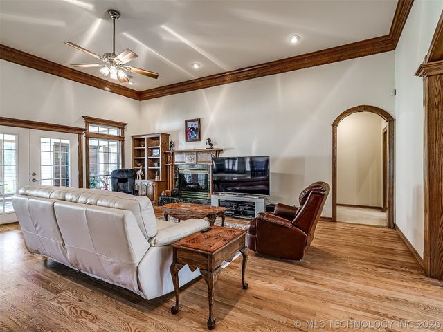 11 Longacre Drive, Ramona, OK 74061