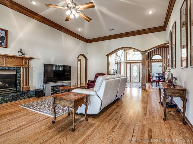 11 Longacre Drive, Ramona, OK 74061