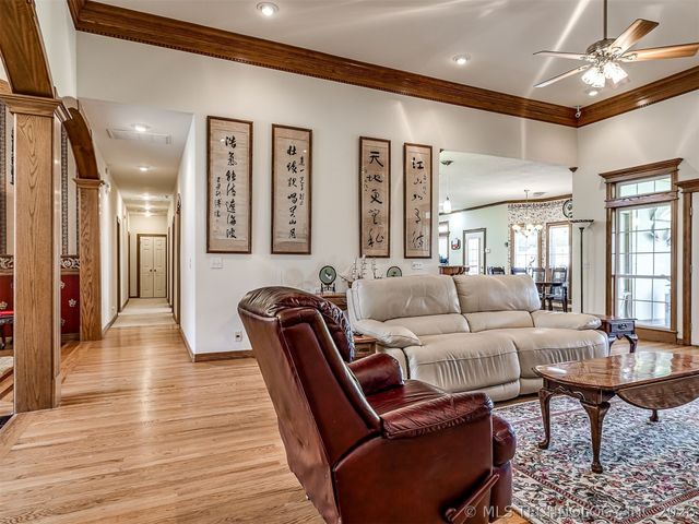 11 Longacre Drive, Ramona, OK 74061