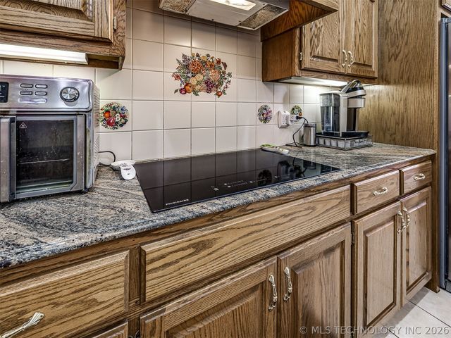 11 Longacre Drive, Ramona, OK 74061