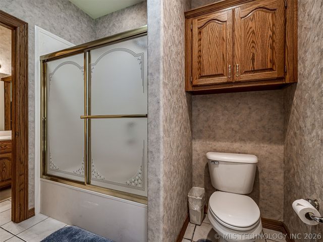 11 Longacre Drive, Ramona, OK 74061