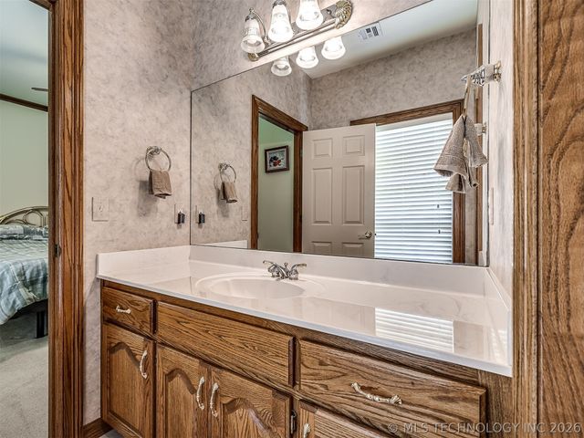 11 Longacre Drive, Ramona, OK 74061
