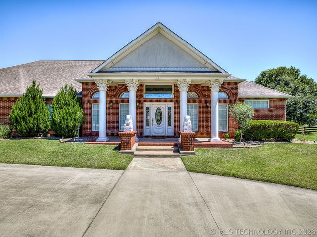 11 Longacre Drive, Ramona, OK 74061