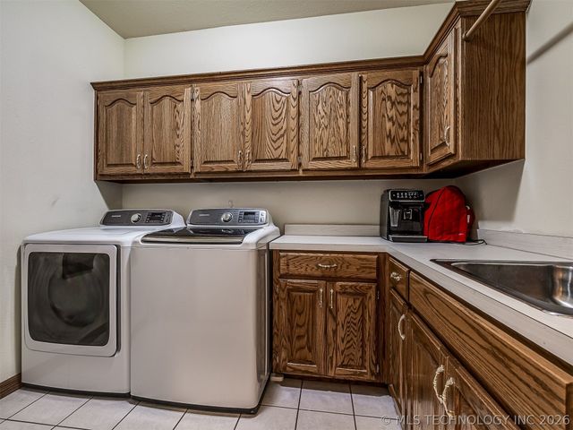 11 Longacre Drive, Ramona, OK 74061