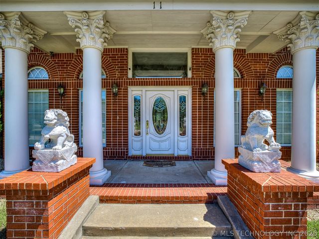 11 Longacre Drive, Ramona, OK 74061