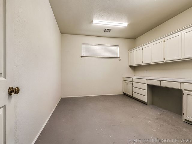 11 Longacre Drive, Ramona, OK 74061