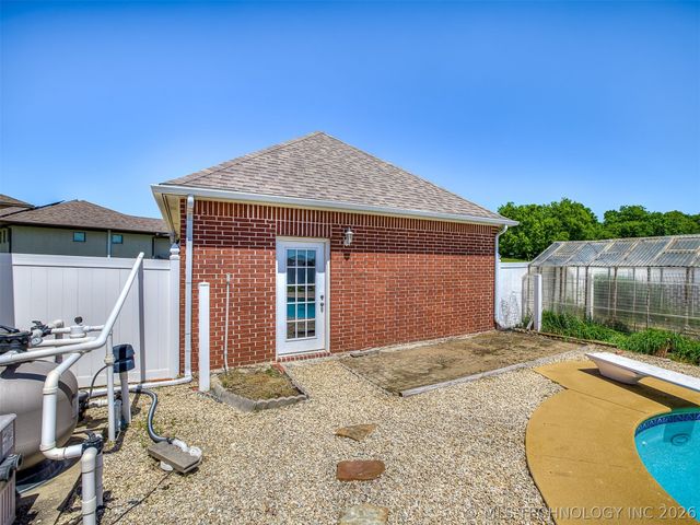 11 Longacre Drive, Ramona, OK 74061