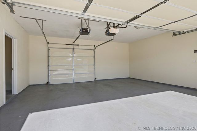 11 Longacre Drive, Ramona, OK 74061