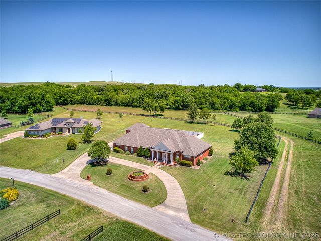 11 Longacre Drive, Ramona, OK 74061