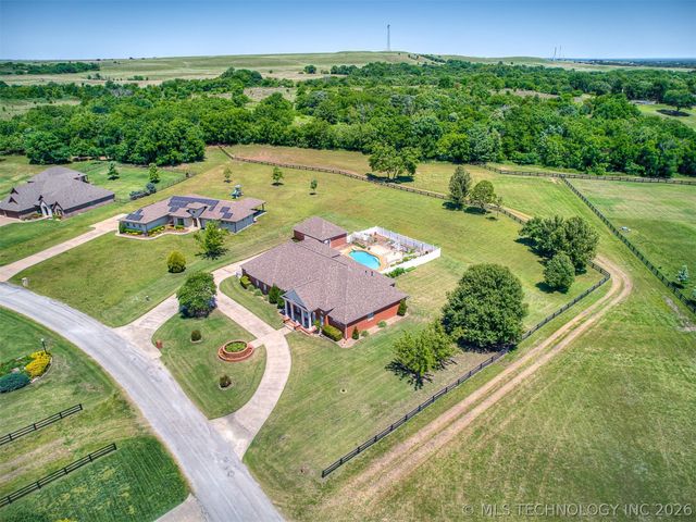 11 Longacre Drive, Ramona, OK 74061