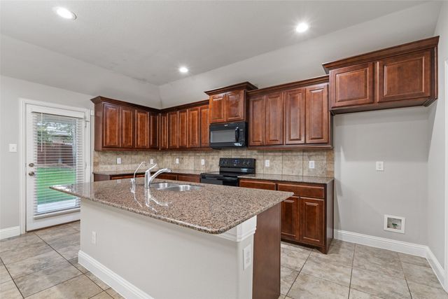 3733 Cecelia Lane, Forest Hill, TX 76140