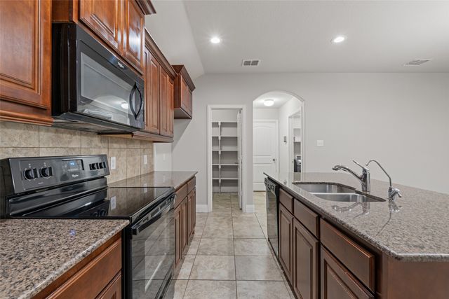 3733 Cecelia Lane, Forest Hill, TX 76140