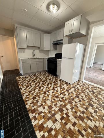 75 Lodi Street, Hackensack, NJ 07601