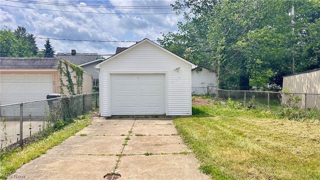 21610 Crystal Avenue, Euclid, OH 44123