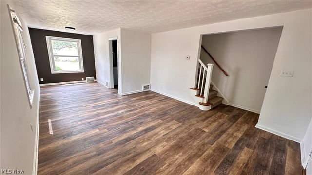 21610 Crystal Avenue, Euclid, OH 44123