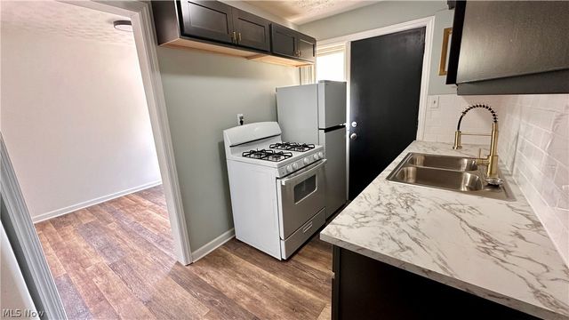 21610 Crystal Avenue, Euclid, OH 44123