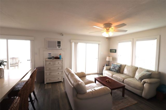 1771 Private Road 675, Sargent, TX 77414