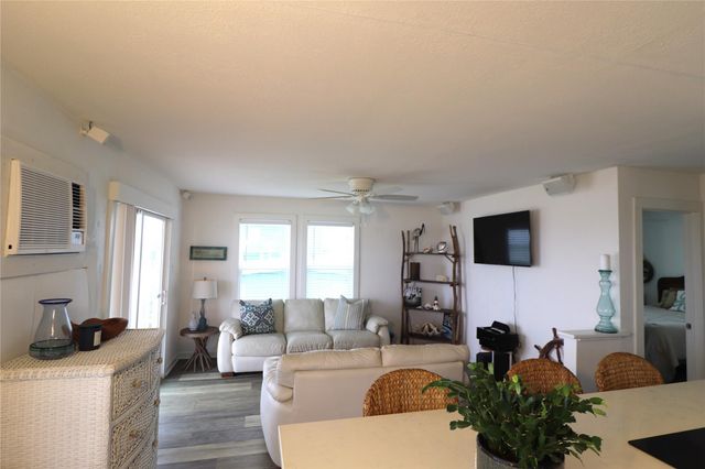 1771 Private Road 675, Sargent, TX 77414