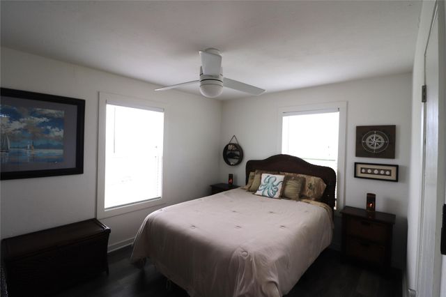 1771 Private Road 675, Sargent, TX 77414