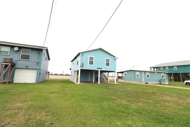 1771 Private Road 675, Sargent, TX 77414