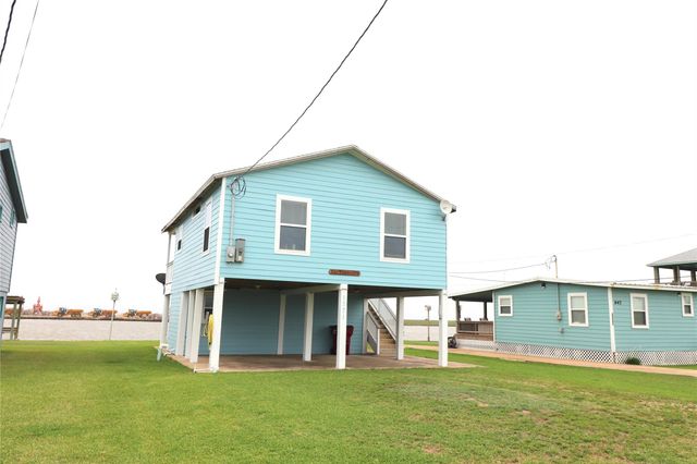 1771 Private Road 675, Sargent, TX 77414