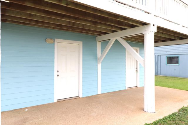 1771 Private Road 675, Sargent, TX 77414