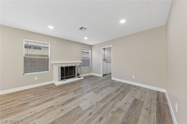 7627 Kalmalii Avenue, Las Vegas, NV 89147