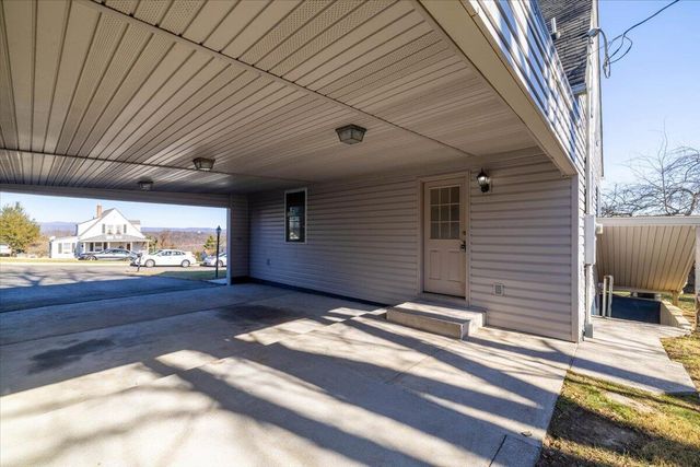 112 JACKSON CIR, Radford, VA 24141