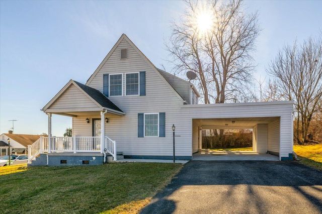 112 JACKSON CIR, Radford, VA 24141