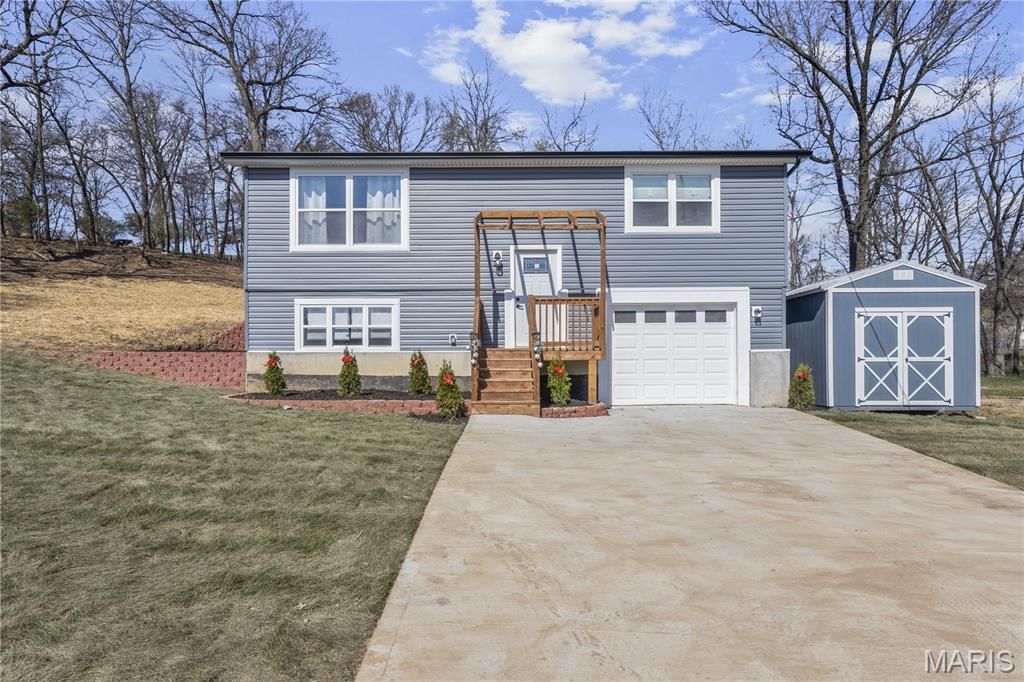 902 Forest Avenue, Valley Park, MO 63088