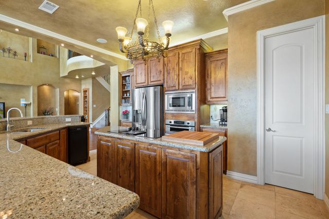 1131 Fountain Creek Boulevard, Pottsboro, TX 75076
