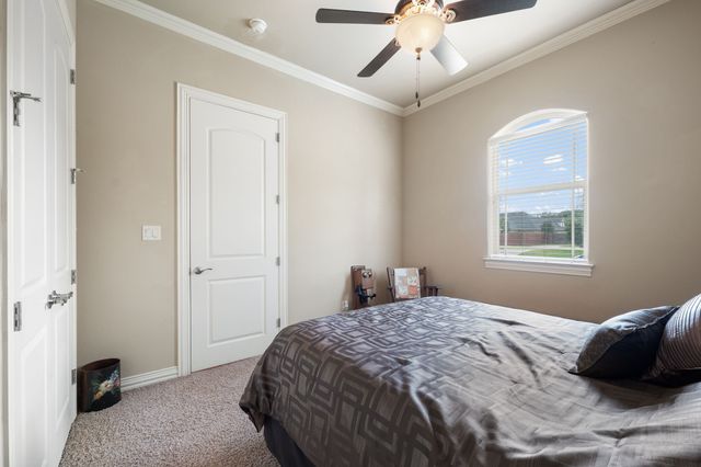 1131 Fountain Creek Boulevard, Pottsboro, TX 75076
