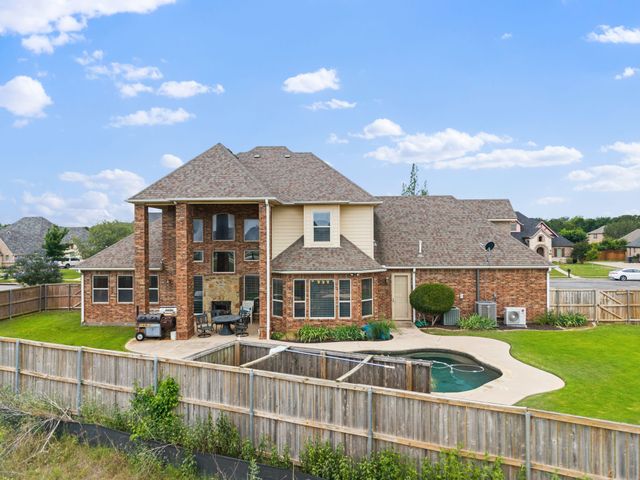 1131 Fountain Creek Boulevard, Pottsboro, TX 75076