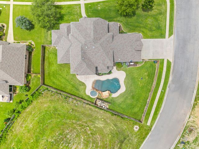 1131 Fountain Creek Boulevard, Pottsboro, TX 75076