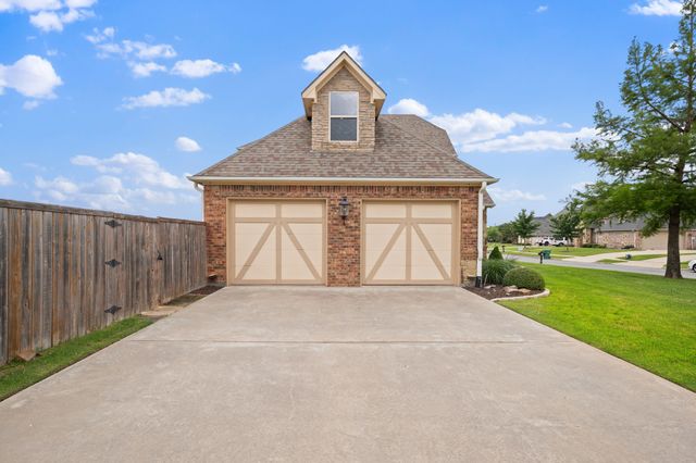 1131 Fountain Creek Boulevard, Pottsboro, TX 75076
