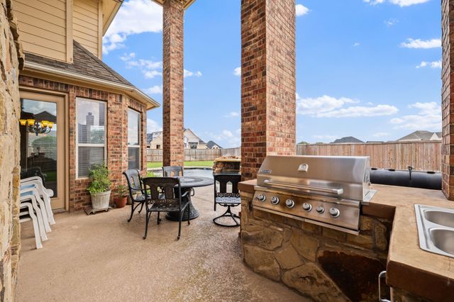 1131 Fountain Creek Boulevard, Pottsboro, TX 75076