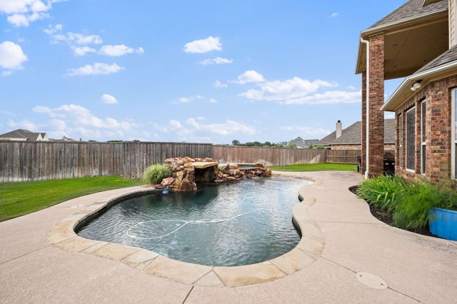 1131 Fountain Creek Boulevard, Pottsboro, TX 75076