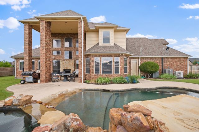 1131 Fountain Creek Boulevard, Pottsboro, TX 75076