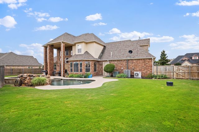 1131 Fountain Creek Boulevard, Pottsboro, TX 75076