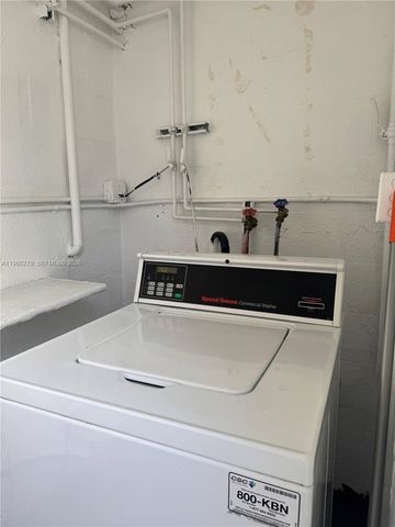 20337 NE 2nd Ave 18, Miami, FL 33179