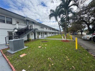 20337 NE 2nd Ave 18, Miami, FL 33179