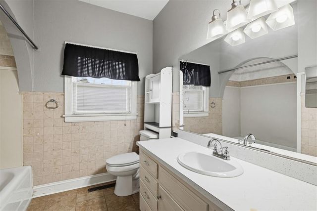 800 S Bickford Avenue, El Reno, OK 73036