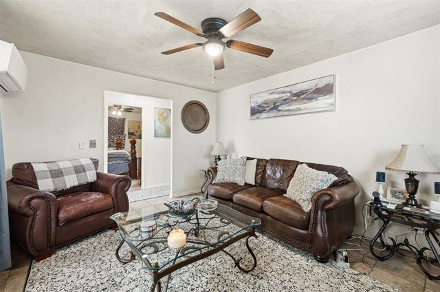 800 S Bickford Avenue, El Reno, OK 73036