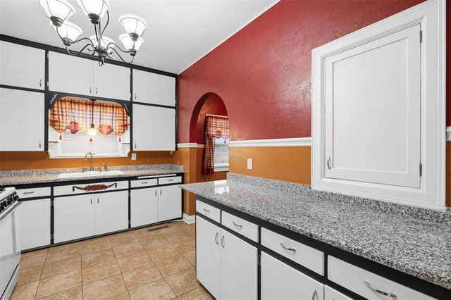 800 S Bickford Avenue, El Reno, OK 73036