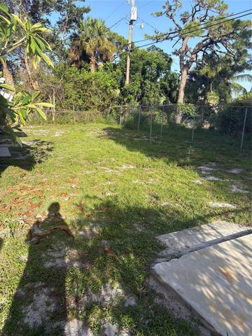 914 SE 9th St, Stuart, FL 34994