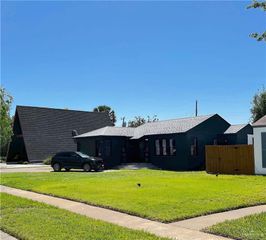 1113 W Maple Avenue, Mcallen, TX 78501