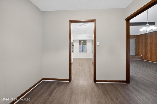 5354 Brookhollow Drive, Jackson, MS 39212