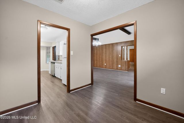 5354 Brookhollow Drive, Jackson, MS 39212